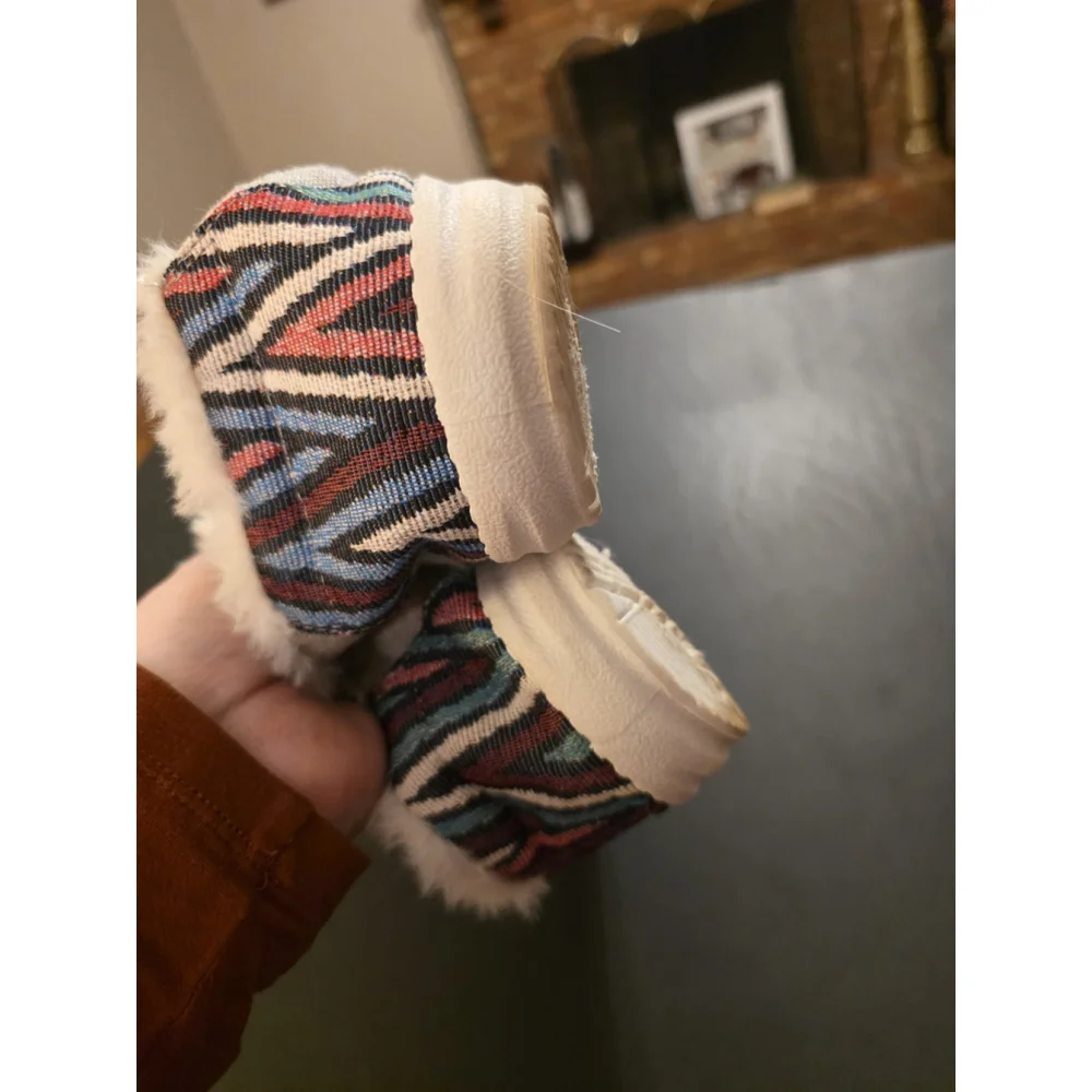 Tommy Bahama Faux Fur Lining Slip On Sneaker Womens Size 10 Memory Foam